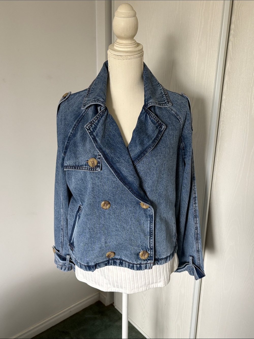 Denim Double-Breasted Cropped Jacket - Blue